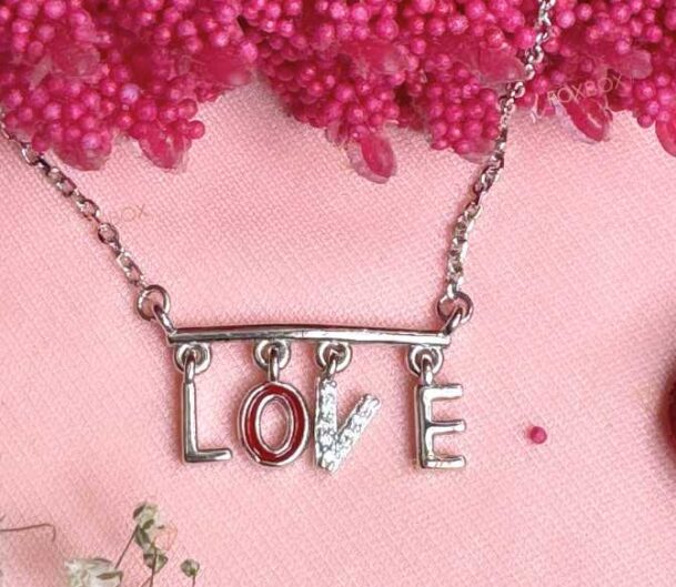 Love pendant chain 1